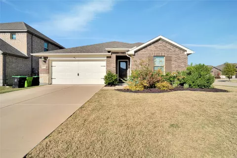 1817 Berry Ridge Trl, Aubrey, TX 76227