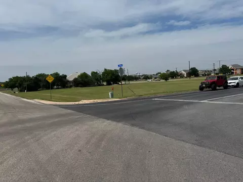 909 Old 1460 Trl, Georgetown, TX 78626