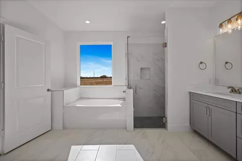 Bath - 3250 Willow Rd, Celeste, TX 75423 photo 3 of 4