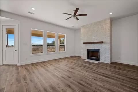 Living - 3250 Willow Rd, Celeste, TX 75423 photo 2 of 5