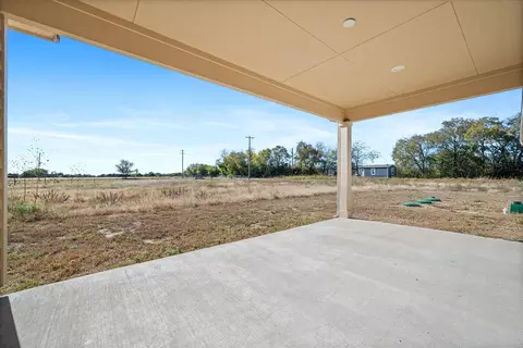 Exterior - 3250 Willow Rd, Celeste, TX 75423 photo 5 of 7
