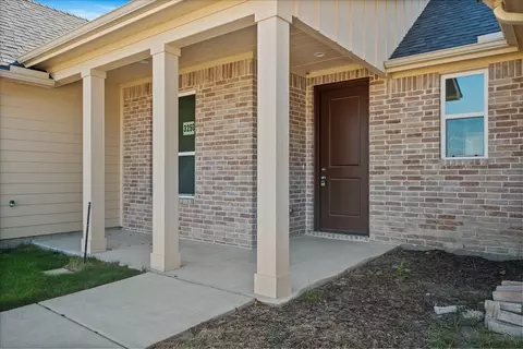 Exterior - 3250 Willow Rd, Celeste, TX 75423 photo 4 of 7