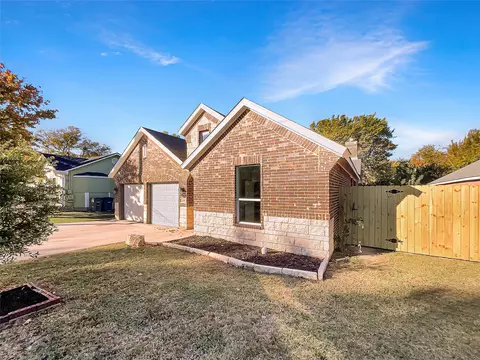 1211 Dacki Ave, Dallas, TX 75211