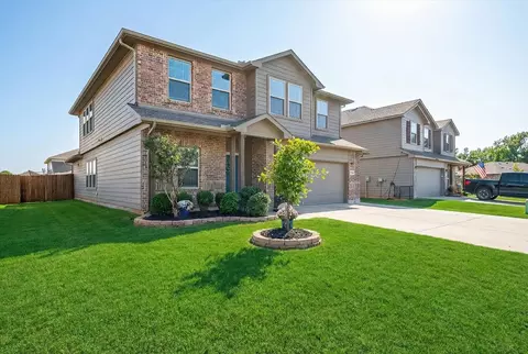 313 Countryside Dr, Aubrey, TX 76227
