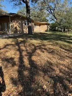 1002 W 4th St, Keene, TX 76059