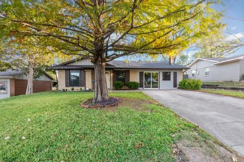 2420 Candleberry Dr, Mesquite, TX 75149