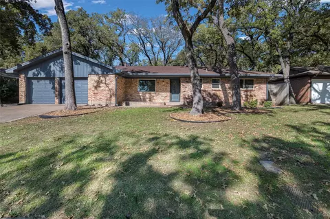608 W Pleasantview Dr, Hurst, TX 76054