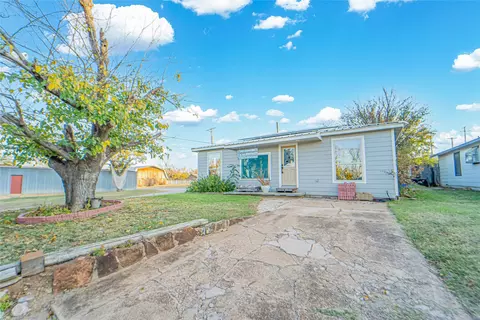 801 W Wheeler St, Breckenridge, TX 76424