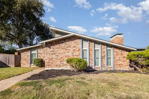 706 Greenhill Ln, Grand Prairie, TX 75052
