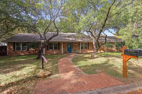 2100 Fairfax Rd, Denton, TX 76205