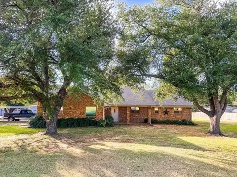 111 Parkwood Rd, Teague, TX 75860