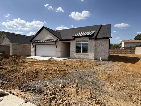214 Alice Ct, Grand Prairie, TX 75051