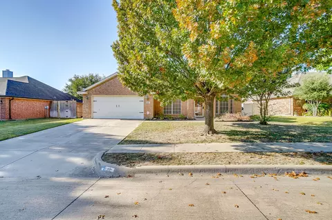417 Jeffdale Dr, Burleson, TX 76028