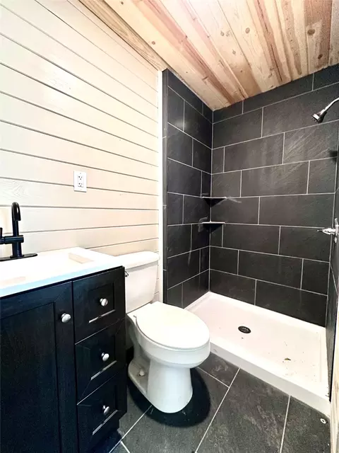 Bath - 2701 Mckenzie Ave, Waco, TX 76708 photo 1 of 4