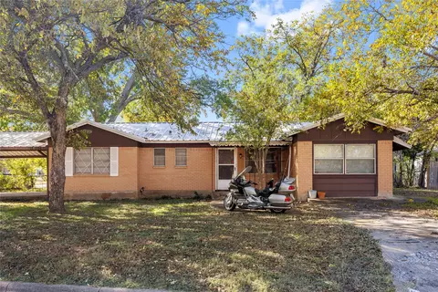 605 Valley View Dr, Brownwood, TX 76801