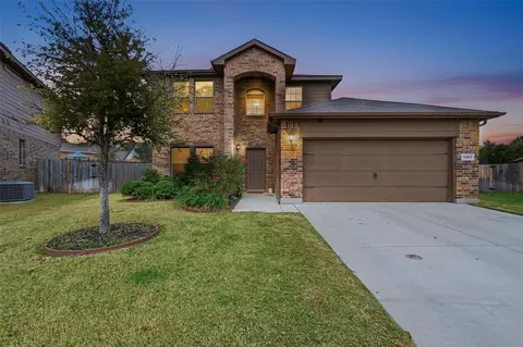 1401 Briarwood Dr, Azle, TX 76020