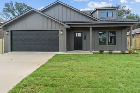 16410 Crossing Cir, Lindale, TX 75771