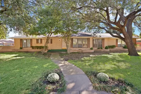 1728 14th Pl, Plano, TX 75074