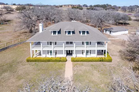 1421 Highlake Ln, Weatherford, TX 76087