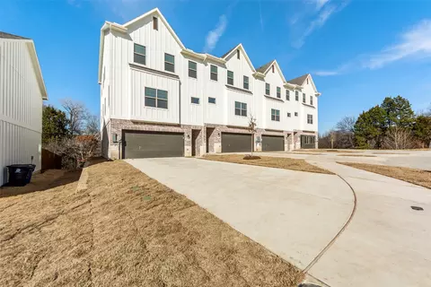 6377 Mason Ct, Dallas, TX 75227