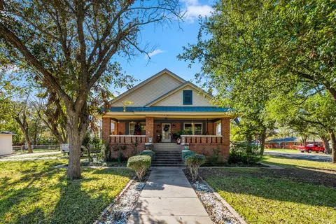501 S Adams St S, Mcgregor, TX 76657