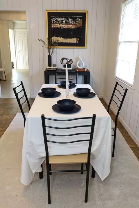 Dining - 400 3rd St SE, Springhill, LA 71075 photo 1 of 2