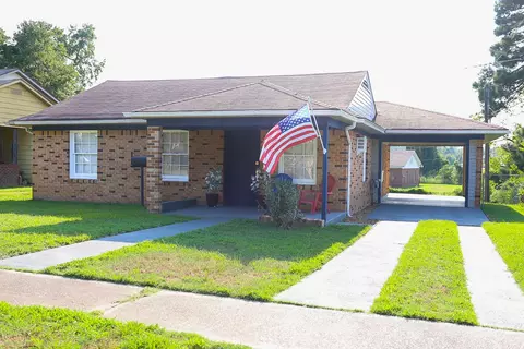 Exterior - 400 3rd St SE, Springhill, LA 71075 photo 6 of 10
