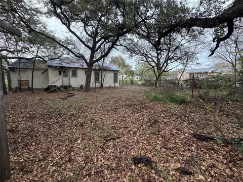 5536 Greenlee St, Fort Worth, TX 76112