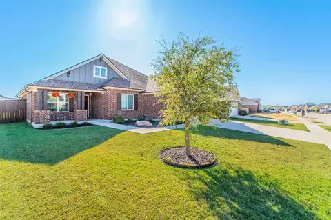 4003 Montecristo Ln, Sanger, TX 76266