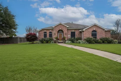 3200 Elmwood Dr, Mesquite, TX 75181