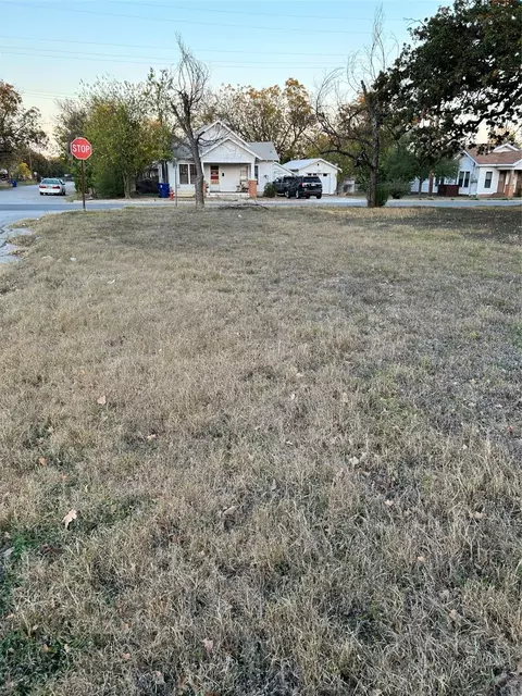 1101 3rd St, Brownwood, TX 76801