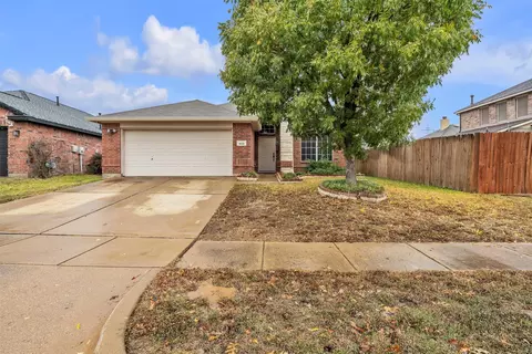 815 Bastrop Dr, Arlington, TX 76002