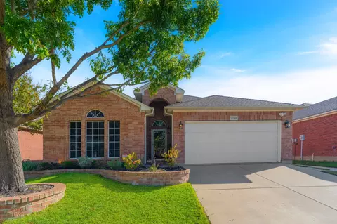 12740 Hannahsville Ln, Fort Worth, TX 76244