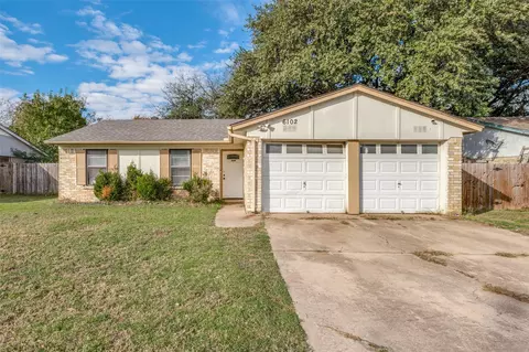 6102 Kelly Elliott Dr, Arlington, TX 76001