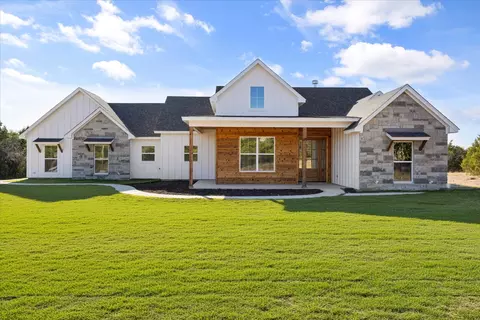370 Hidden Lk, Bluff Dale, TX 76433
