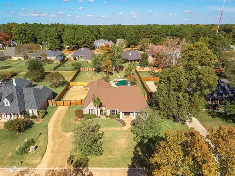 5020 Sweetwater Dr, Benton, LA 71006