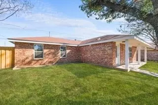 8455 Sugarberry Rd, Dallas, TX 75249