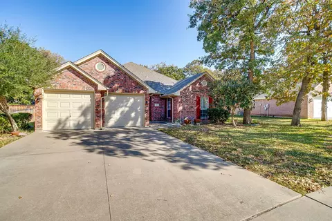 845 Royal Oak Ln, Burleson, TX 76028
