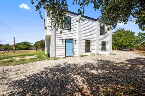 158 Lakeshore Dr, Runaway Bay, TX 76426