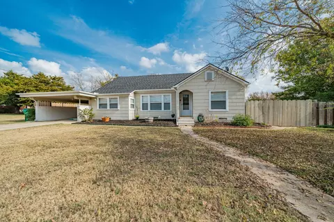 308 N Pecan St, Muenster, TX 76252