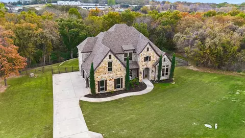 11236 Brady Oaks Ct, Fort Worth, TX 76135