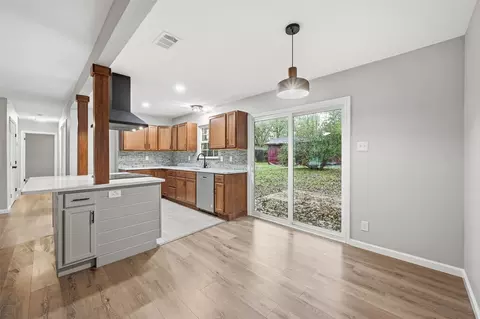 Kitchen - 1025 Harris Dr, Euless, TX 76039 photo 5 of 5