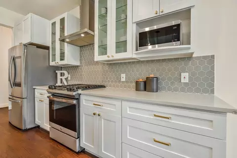 Kitchen - 1909 Willowcrest Loop, Denton, TX 76205 photo 4 of 5