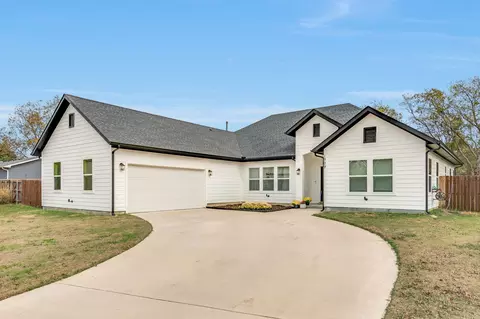 Exterior - 1909 Willowcrest Loop, Denton, TX 76205 photo 2 of 5