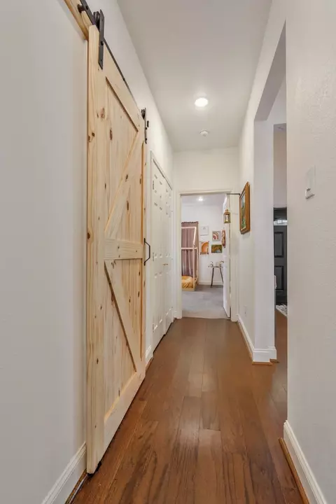 Entry Way - 1909 Willowcrest Loop, Denton, TX 76205 photo 5 of 7