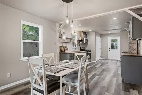 Dining - 3113 N 27 St, Waco, TX 76708 photo 2 of 3
