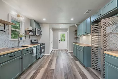 Kitchen - 3113 N 27 St, Waco, TX 76708 photo 3 of 3