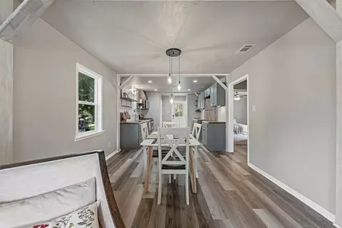 Dining - 3113 N 27 St, Waco, TX 76708 photo 1 of 3