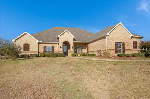 7701 Oak Creek Ln, Denton, TX 76208