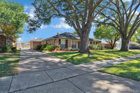 8633 Chalmette Dr, Shreveport, LA 71115